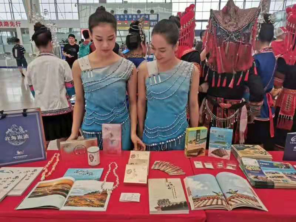 搭乘首發(fā)高鐵，海真珠珍珠粉抵達(dá)東方明珠